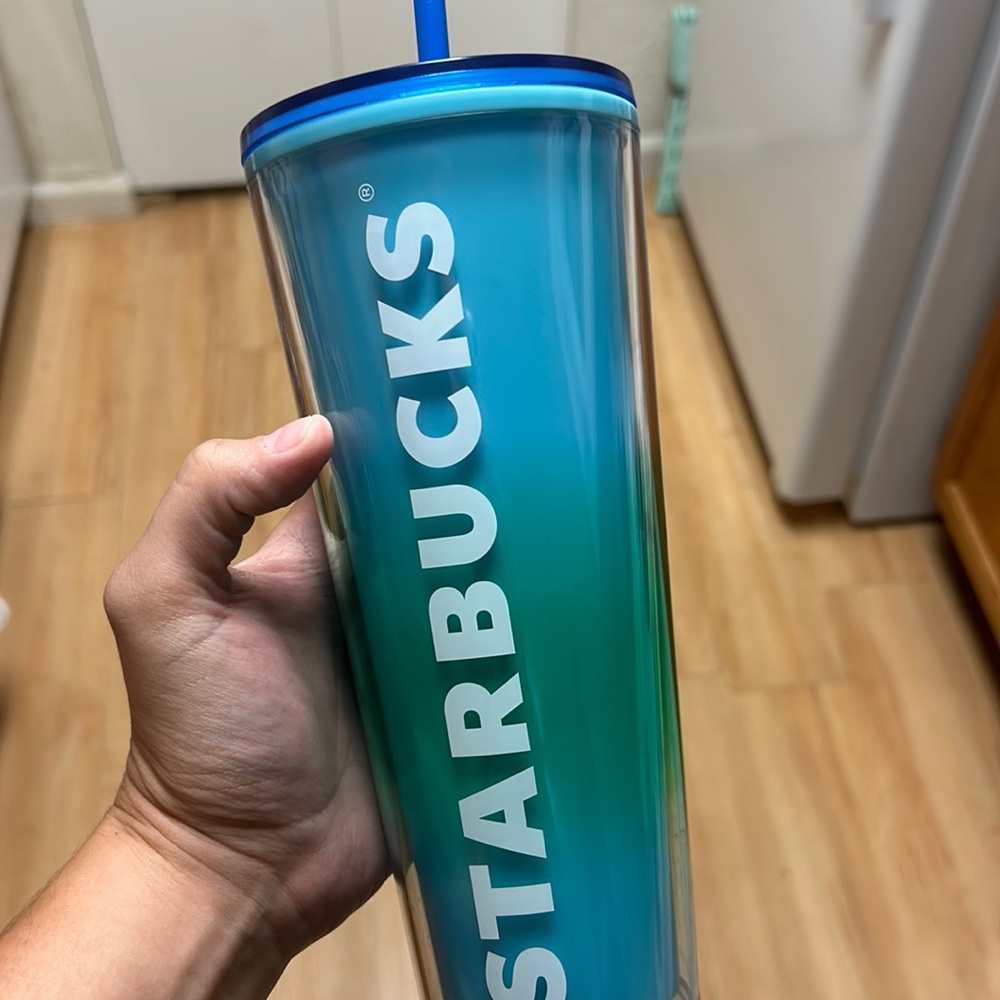 Color changing Starbucks cup